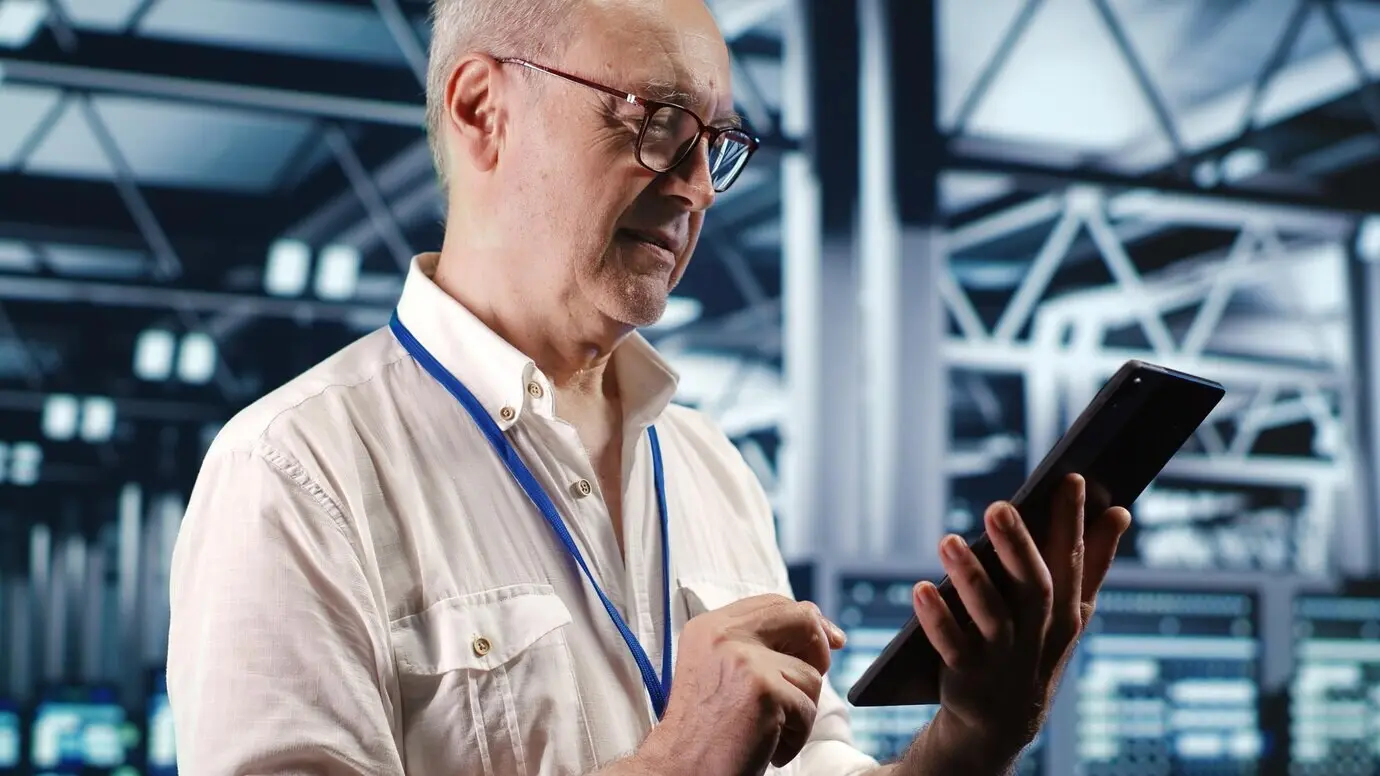 Пожалуйста, пришлите исходный текст описания, которое нужно перефразировать.